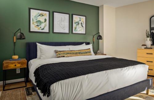 LoDo House | Urban Gallery Loft - King Bed - Larimer Square
