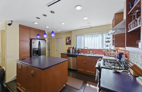 Holly House | Urban gem perfect for work & play in heart of Austin