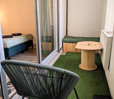 Centre Deux Apartment | Urban Jungle 42