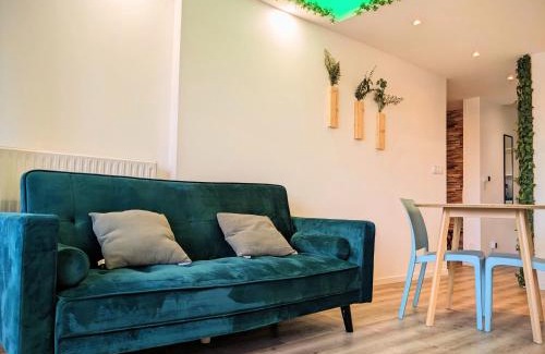 Centre Deux Apartment | Urban Jungle 42