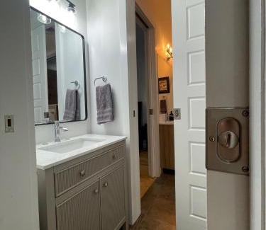 Lenox Apartment | Urban Peak Escape