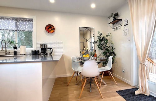 Winnipeg Apartment | Urban-Peg: Modern Comfort in the Heart of the City