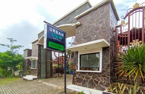 Kalangbret Hotel | Urbanview Hotel Trisna Srabah