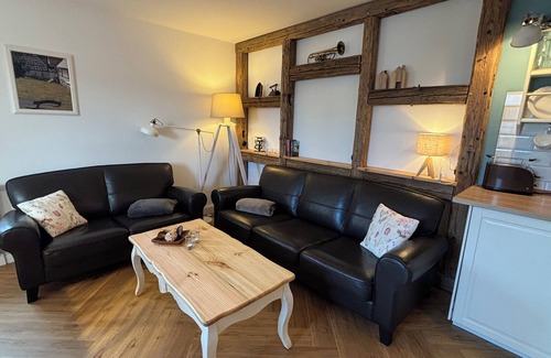 Weckersdorf Apartment | Vacation apartment Zur alten Schäferei with sauna in the historic four-sided courtyard