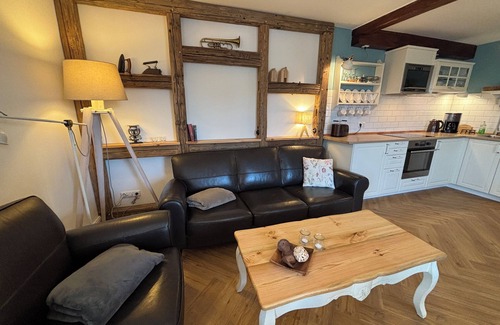 Weckersdorf Apartment | Vacation apartment Zur alten Schäferei with sauna in the historic four-sided courtyard