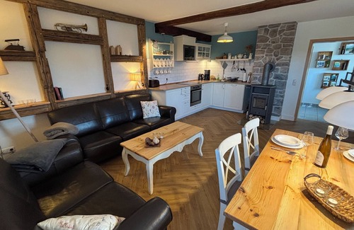 Weckersdorf Apartment | Vacation apartment Zur alten Schäferei with sauna in the historic four-sided courtyard