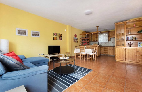 La Mancha Apartment | Vacation Apartment “Las Viñas 1” near the Beach with Mountain Views & WiFi