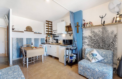 Los Abrigos Apartment | Vacation Apartment 'Los Abrigos Oceano Al Alba Wifi' with Sea View and Wi-Fi