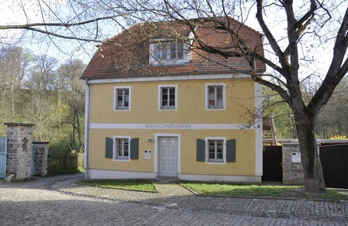 Tiefurt Apartment | Vacation apartment in Weimar "Haus Constantin"