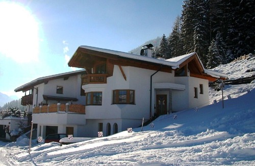 Telfes im Stubai Apartment | Vacation apartment ""Span"" on the sunny and quiet outskirts of the forest