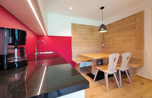 Feldthurns Apartment | Vacation Apartment "Teutenhofer Kirsche" on the Farm with Mountain View & Garden