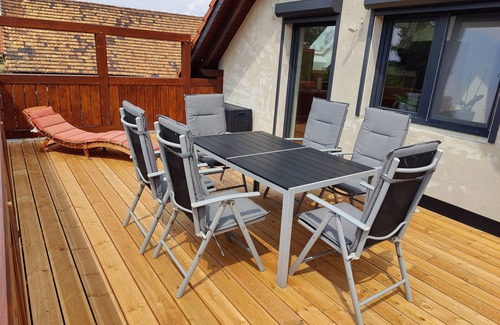 Halbendorf Apartment | Vacation apartment with direct access to the cycle & footpath around Lake Halbendorf