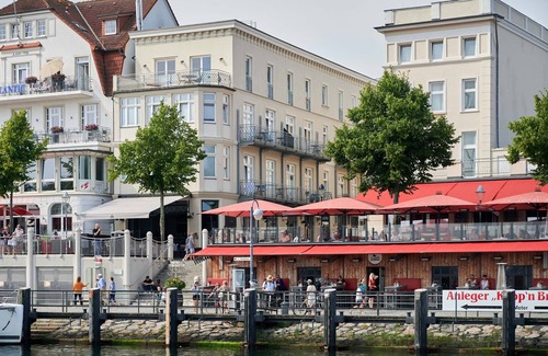 Warnemuende Apartment | Vacation directly on the historic Alter Strom