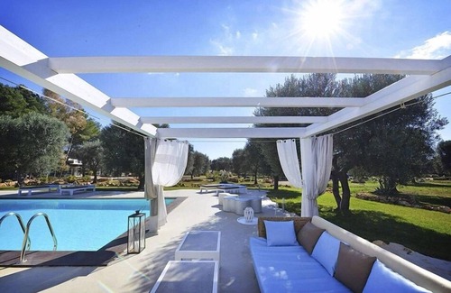 Sava Villa | vacation holiday villa rental italy, apulia, puglia, large villa, pool, air conditioning, near beaches, wi-fi internet,