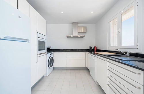 Provensals House | Vacation Home "Carol On The Rocks Mhm" with Sea View, Private Pool & Wi-Fi