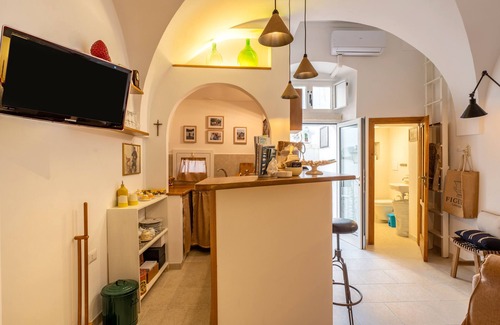 Old Town Cisternino House | Vacation Home 'Casa Agata Cisternino' with Wi-Fi and Air Conditioning