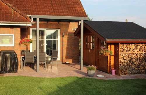 Timmel House | Vacation home Conny with bathing jetty and rowing boat