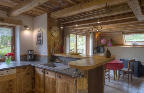 Val-de-Fier House | Vacation Home "Gîte de Charme du Saladin" with Private Garden