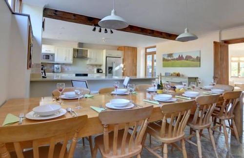 Abbess Roding House | Vacation home Hawkridge Oast in Sissinghurst - 12 persons, 5 bedrooms
