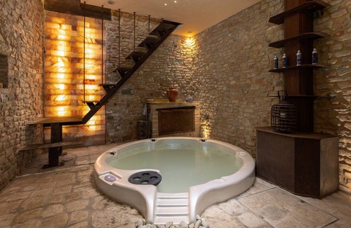 Certaldo Alto House | Vacation Home "Medieval Tower House Elena" with Private Whirlpool & Sauna