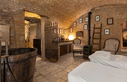 Certaldo Alto House | Vacation Home "Medieval Tower House Elena" with Private Whirlpool & Sauna