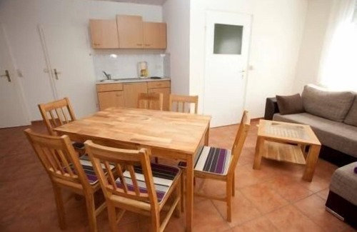 Moritzburg Apartment | Vacation home surrounded by greenery with terrace