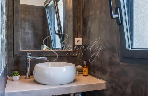 Biot Villa | Vacation villa swimming pool and pétanque court !