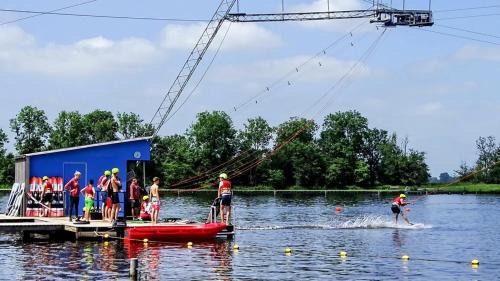 Offingawier Boat Rental | Vakantiewoonboot De Waterparel