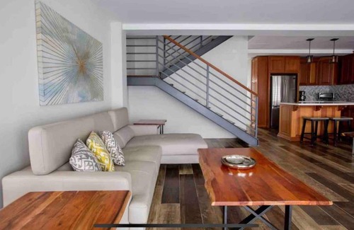 Maraval House | Vallée Cachée - Samaan 3bdr w Roof Terrace & Pool