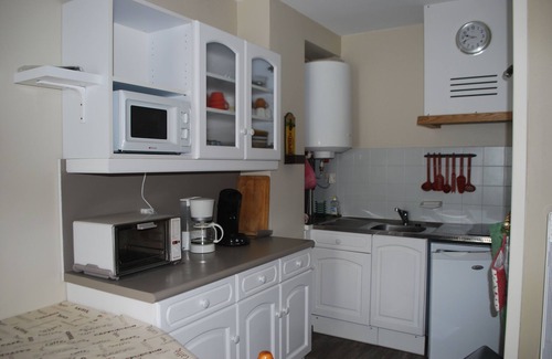 Cadeilhan-Trachere Apartment | Valley view apartment