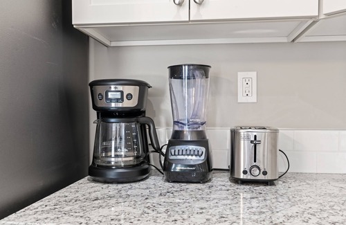 Caldwell House | Valley View Caldwell Home | Hot Tub | Sauna |