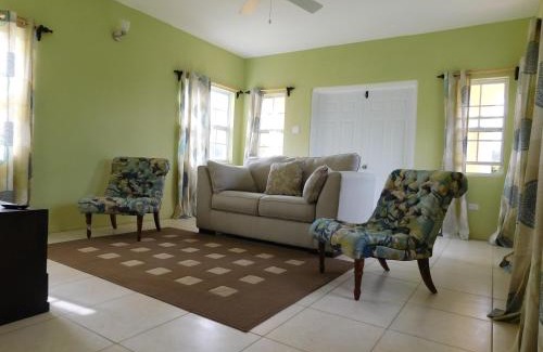 Ogees Apartment | Valley View Vista Retreat