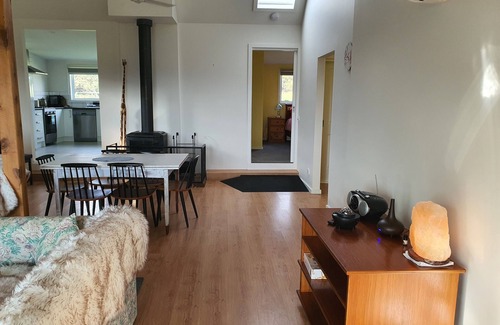 Hoddles Creek Bed & Breakfast | Valley Views BNB