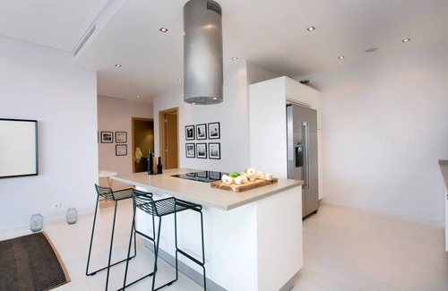 Porto de Mos Apartment | ValMar 5* Ocean & Pool View Apartment