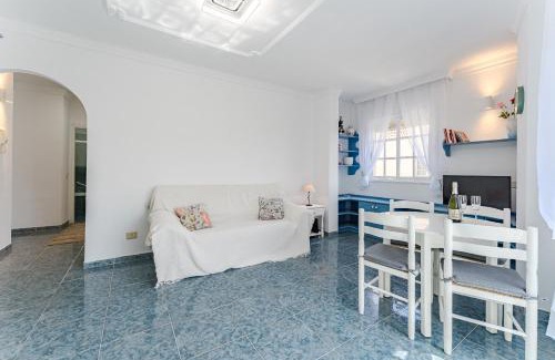 Playa San Juan Apartment | ValMar Apartamento Vista Océano , parking