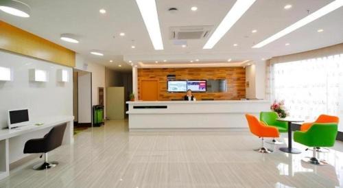 Luyang Qu Hotel | Vatica HeFei Baishuiba BHG Hotel