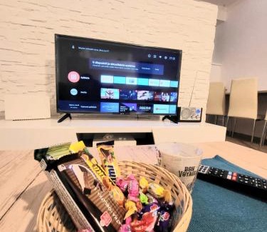 Karlova Ves Apartment | Veľký apartmán 3