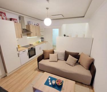 Karlova Ves Apartment | Veľký apartmán 3