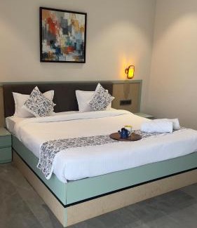 Panchgani House | Ved Villa Netflix, Pool, Chill