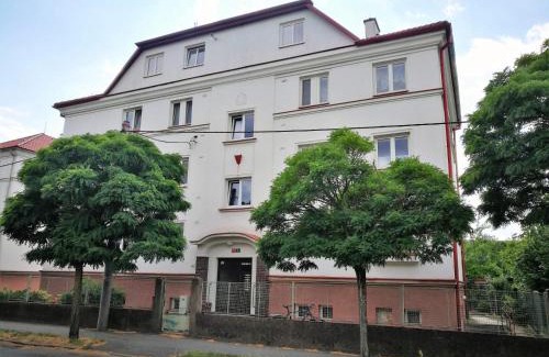 Hradec Kralove Apartment | Velký byt se dvěma ložnicemi, zahrada, Wifi zdarma