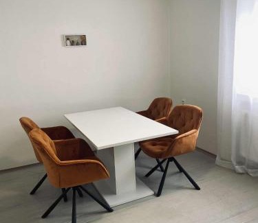 Hradec Kralove Apartment | Velký byt se dvěma ložnicemi, zahrada, Wifi zdarma