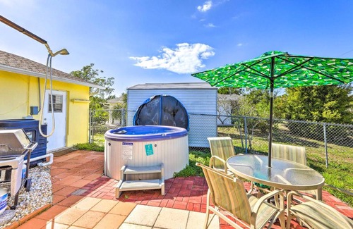 Venice Groves House | Venice Home with Private Pool, 7 Mi to Beach!