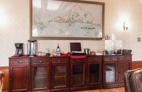 Duluth House | Veranda Suite w/Jacuzzi & Sauna