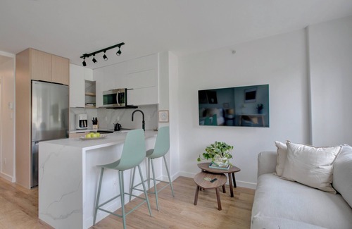 Downtown Vancouver Apartment | Verde on Beach π | Nature- inspired Studio in Downtown
