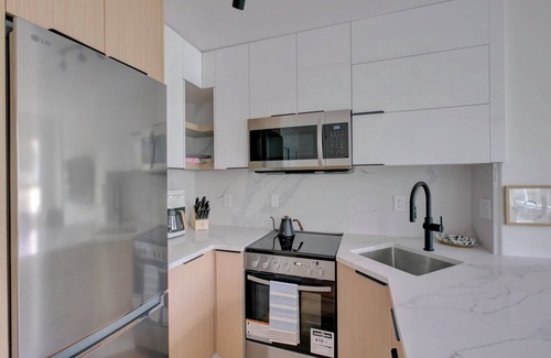 Downtown Vancouver Apartment | Verde on Beach π | Nature- inspired Studio in Downtown