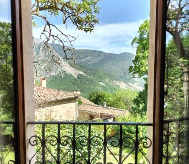 Castellane Bed & Breakfast | Verdon BnB calm comfort and epic nature views