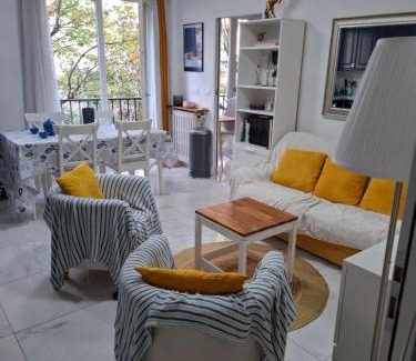 Quartier de la Maison-Blanche House | Very nice private Appartment 1 living room with sofa bed 1 bedroom 1 bathroom with toilet 1 Kitchen