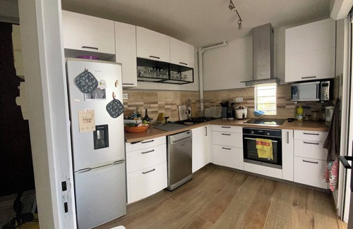 St Gilles-les-Bains Apartment | Very quiet T3 rental with small garden, close to all amenities.