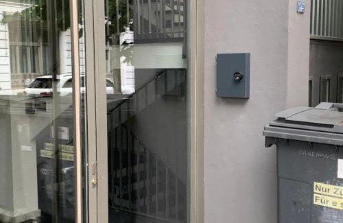 Sihlfeld Apartment | Very sunny 1BR flat in the city center - West4