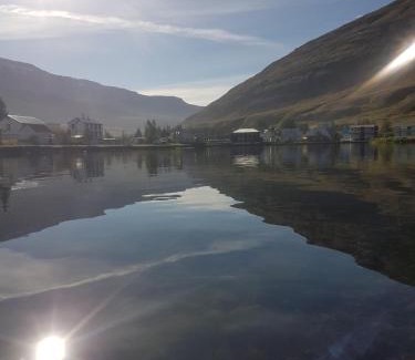 Seydisfjordur House | Við Lónið Guesthouse